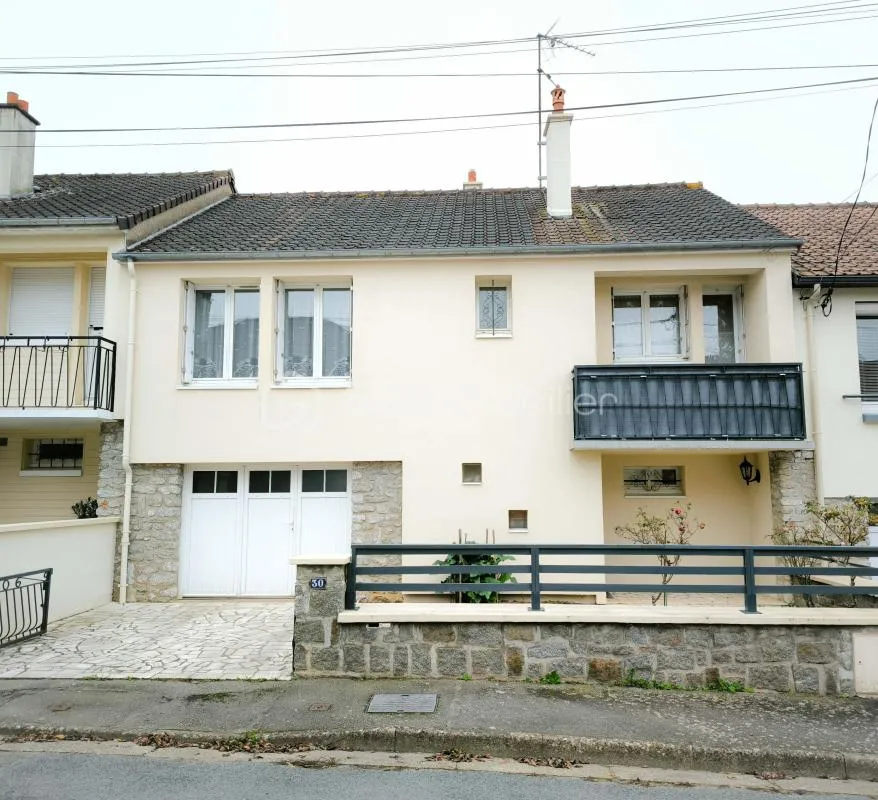 EN EXCLUSIVITÉ - POUR INVESTISSEUR MAISON 3 CHAMBRES DE 82 m² - LES FOURCHES 53000 LAVAL