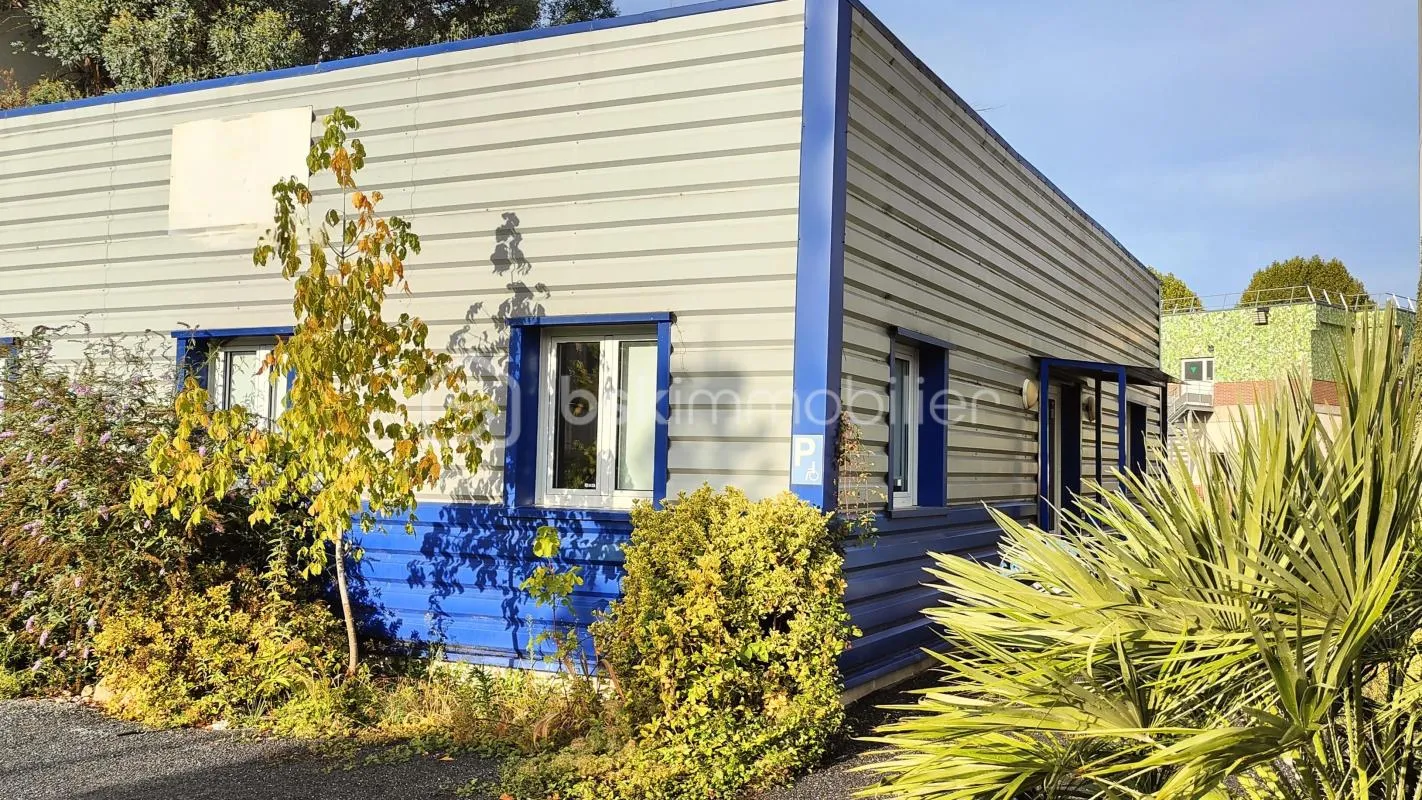 VILLENOY / MEAUX – LOCAL PROFESSIONNEL INDÉPENDANT DE 120 M² – TERRAIN DE 500 M² – LIBRE DE TOUTE OCCUPATION