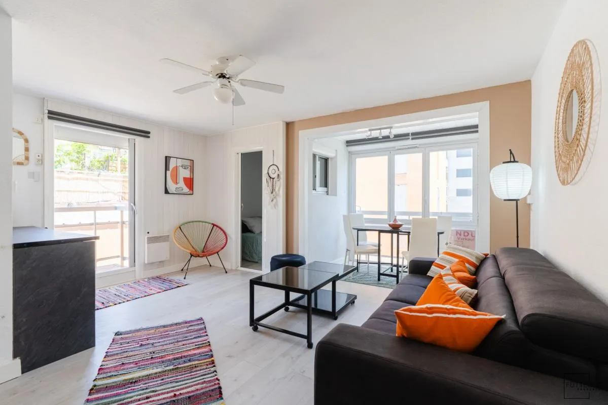 Direct centre - Studio + cabine, avec balcon et parking