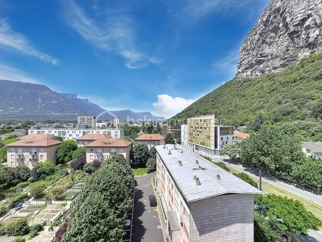 Beau T4 en dernier étage avec vue dégagée... à découvrir