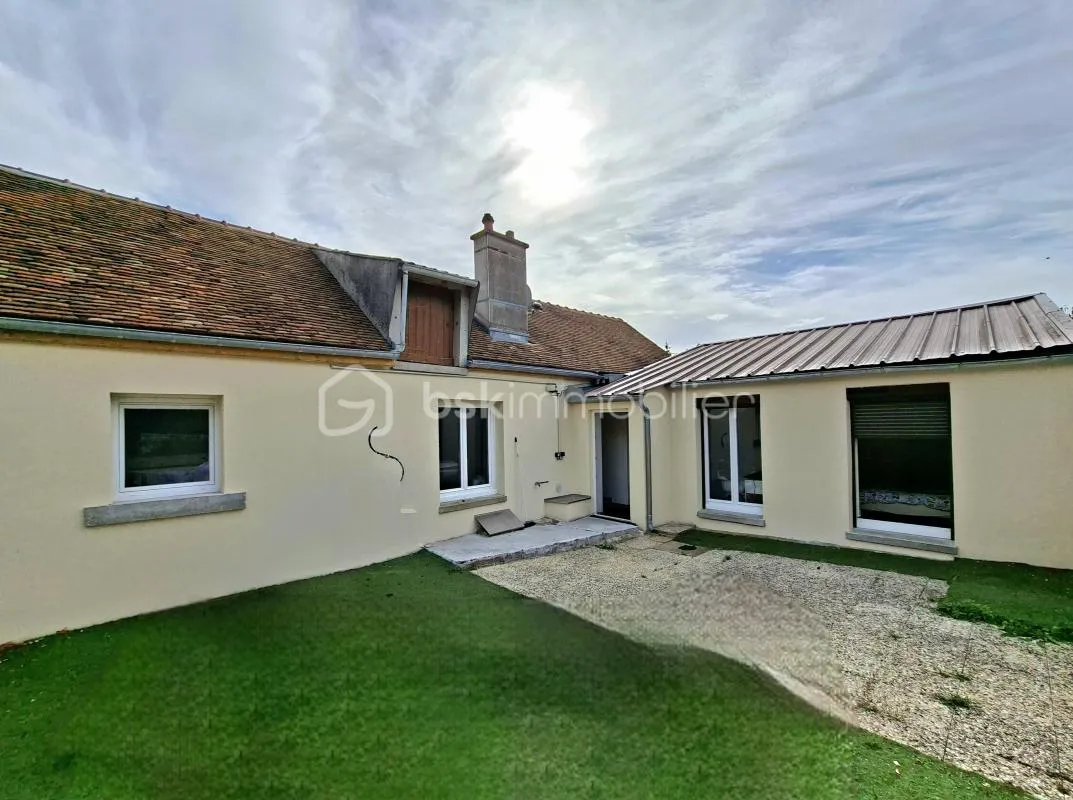 Maison rénovée 3 chambres vue sur jardin Paron 89100