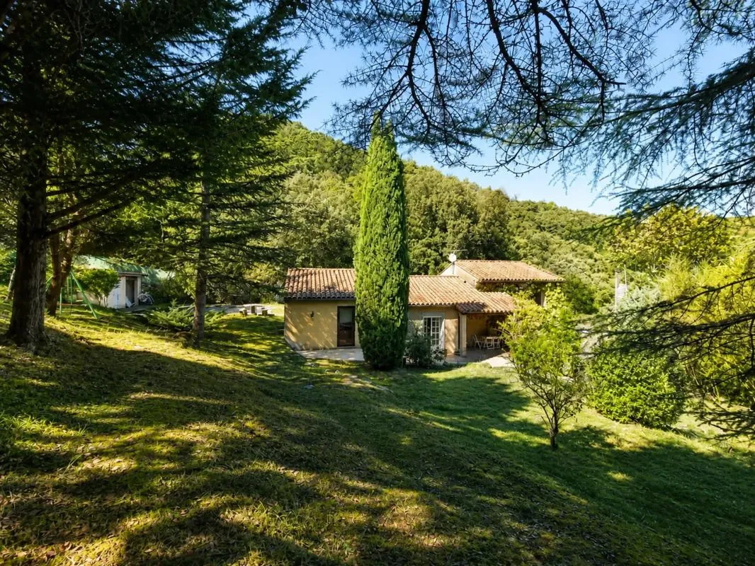 Maison de 8 pièces de 169 m² à Saint-Pons-de-Thomières
