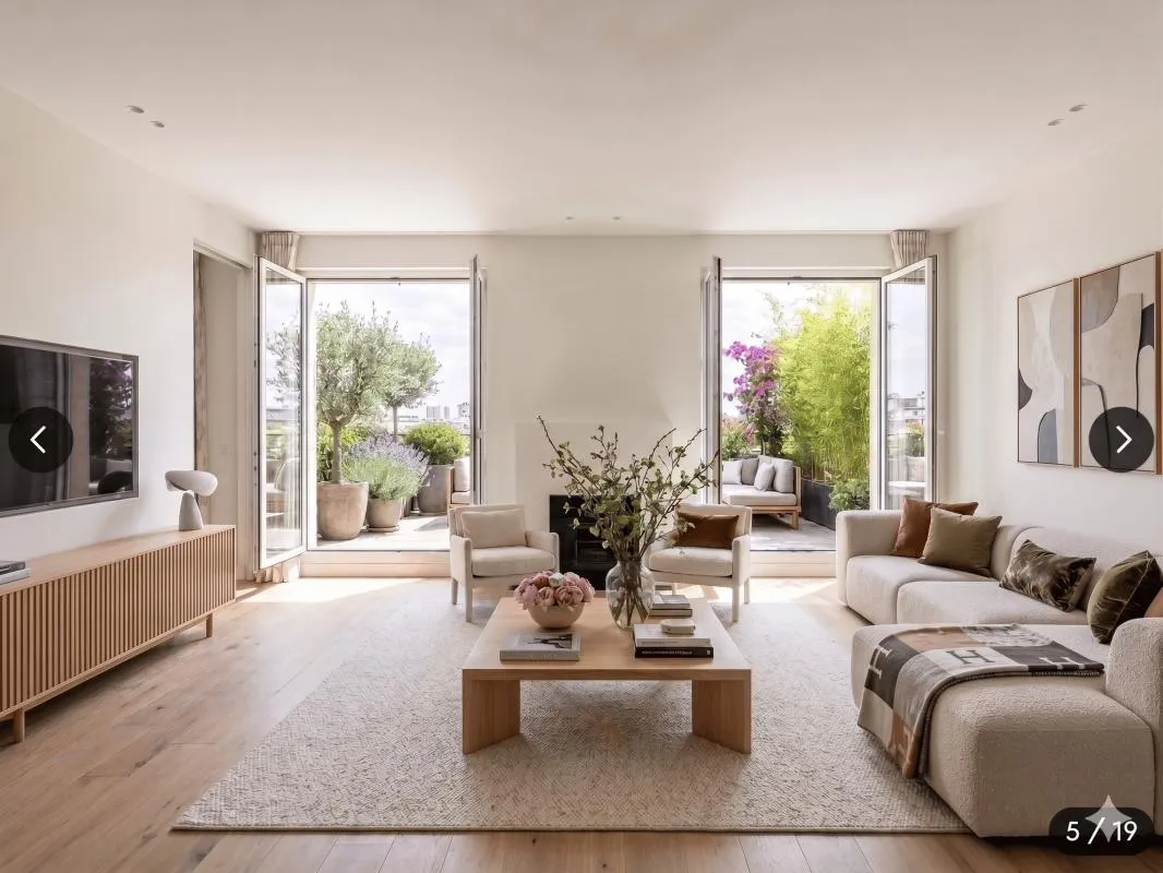 ** RETOUR A LA VENTE - 4 PIECES exposition SUD OUEST + BALCON VUE JARDIN - Parking - Coeur de ville et Proche Gare