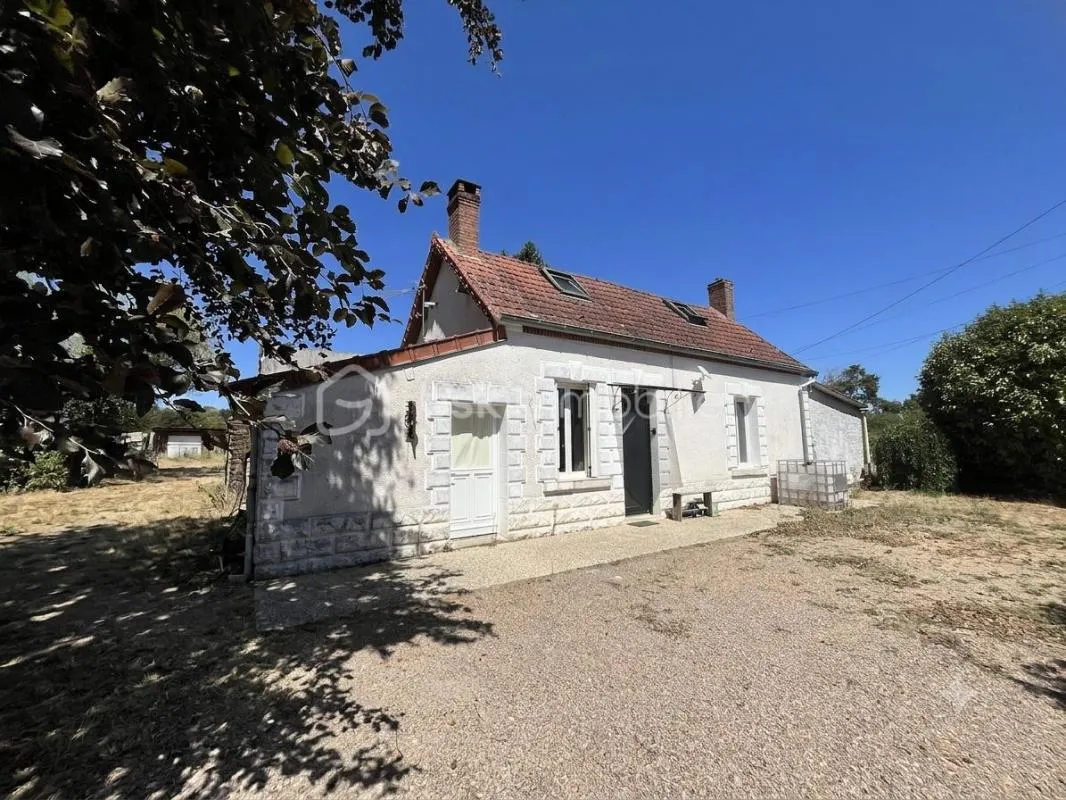 Coup de cœur : maison de 1940 en lisière de forêt, à deux pas d’un étang, sur 8 931m² de terrain avec dépendances