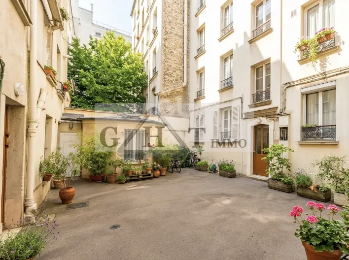 LOCAL COMMERCIAL - 42m² - Pont Cardinet