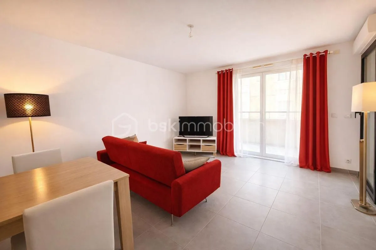 CANNES CENTRE - APPARTEMENT 2 PCES - 42M² - TERRASSE - 5 MIN RUE D'ANTIBES