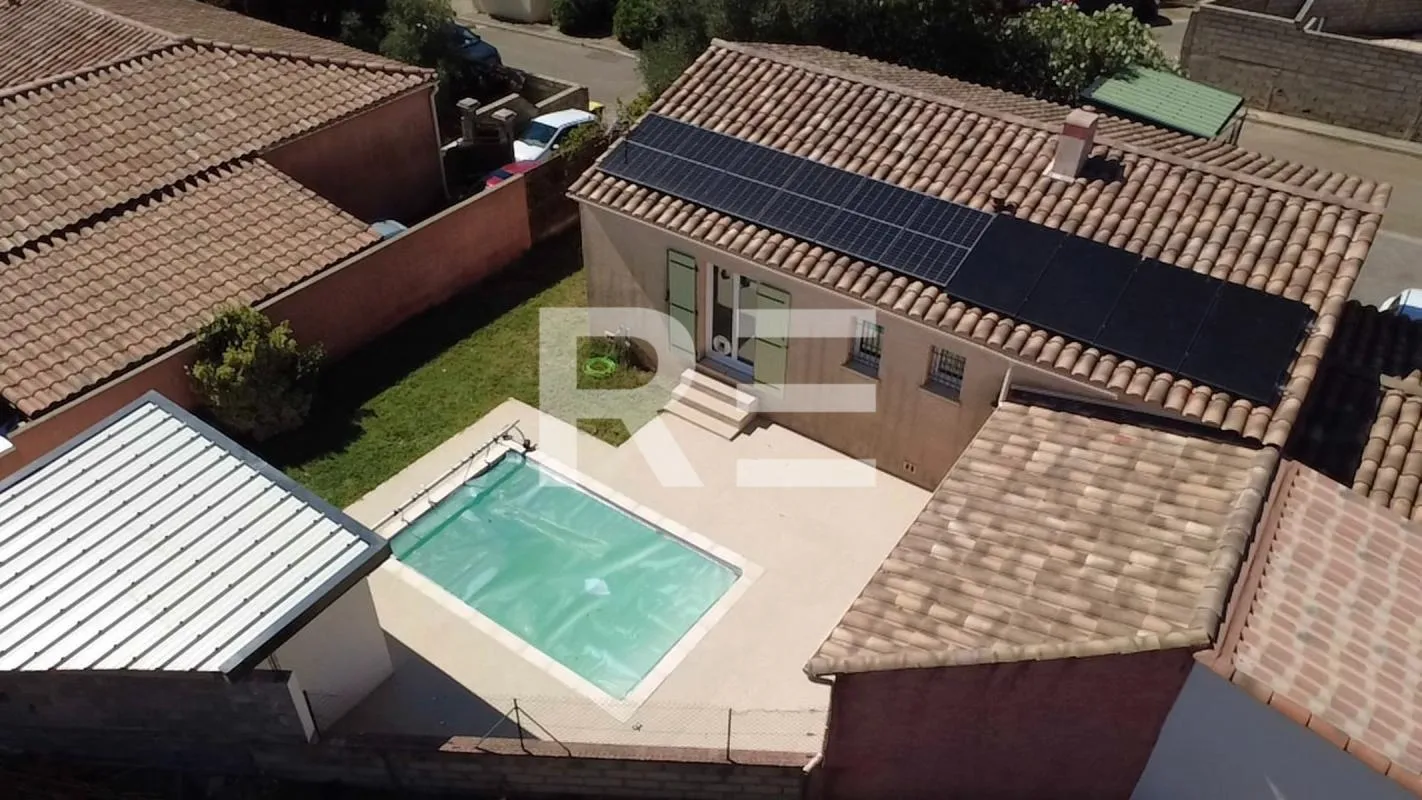 SAINT-GILLES – VILLA AVEC PISCINE AUX BELLES PRESTATIONS