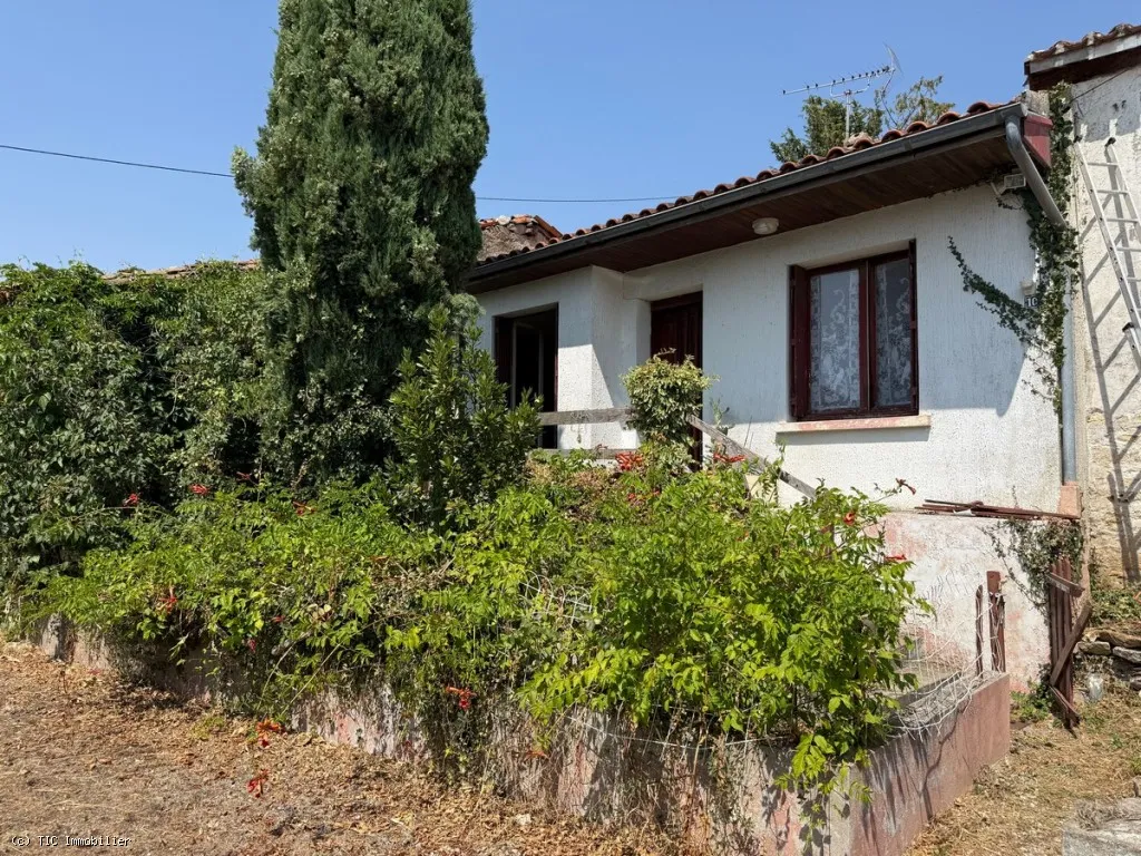 Prix Négociable : Maison Plain Pied à Rénover centre Aunac