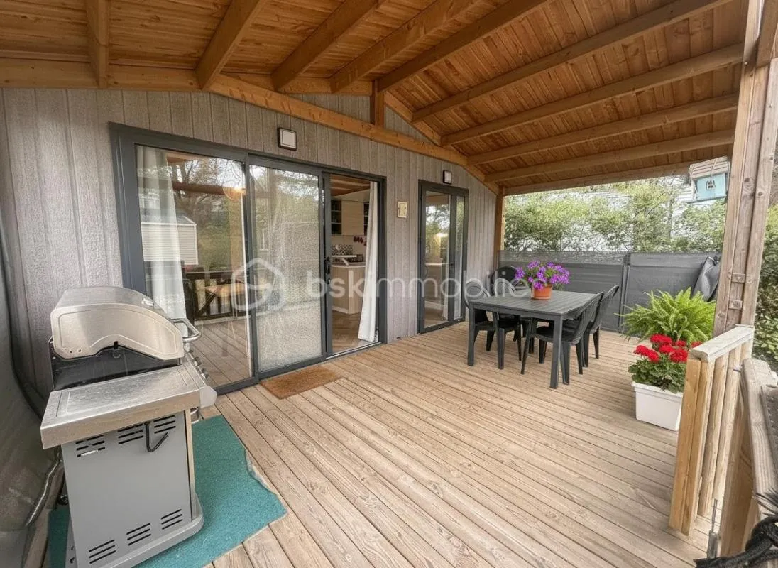 SAINT-HILAIRE-DE-RIEZ – CHALET RÉCENT 56 M², TERRASSE COUVERTE, PISCINES DOMAINE OUVERT À L'ANNÉE
