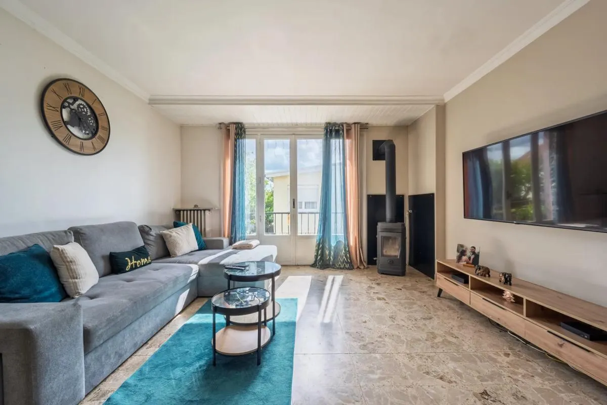 Maison familiale avec appartement aménagé en sous-sol-Juvisy sur Orge