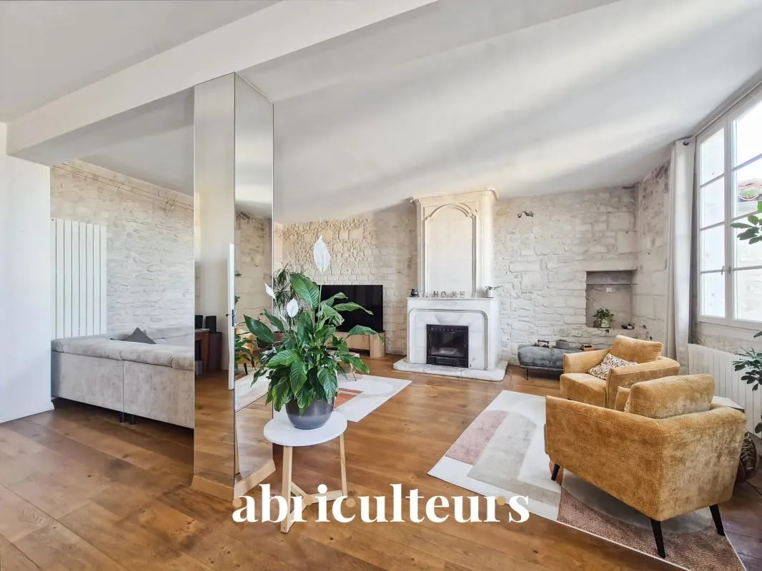 Superbe duplex dans une petite copropriété de caractère en vente à Saintes (17100)