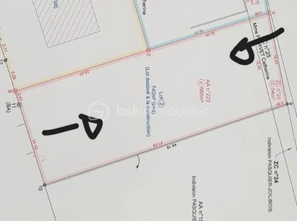 Terrain constructible de 740m² et viabilisé