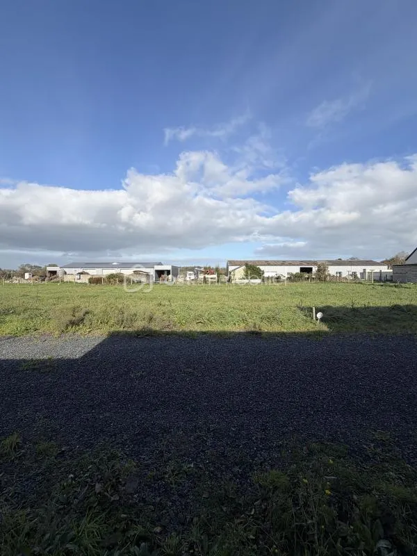 Trévières — Terrain constructible de 497 m², secteur Bayeux–Isigny