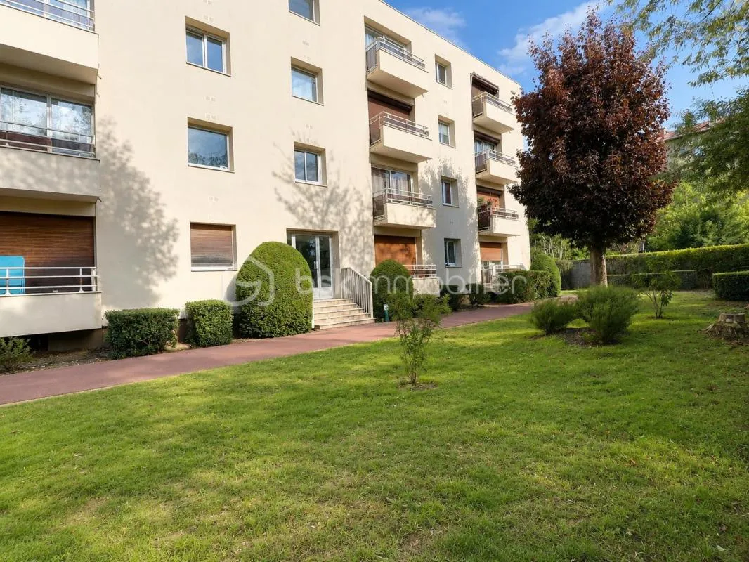 STUDIO AVEC PARKING ET CAVE – IDÉAL INVESTISSEUR / ÉTUDIANT