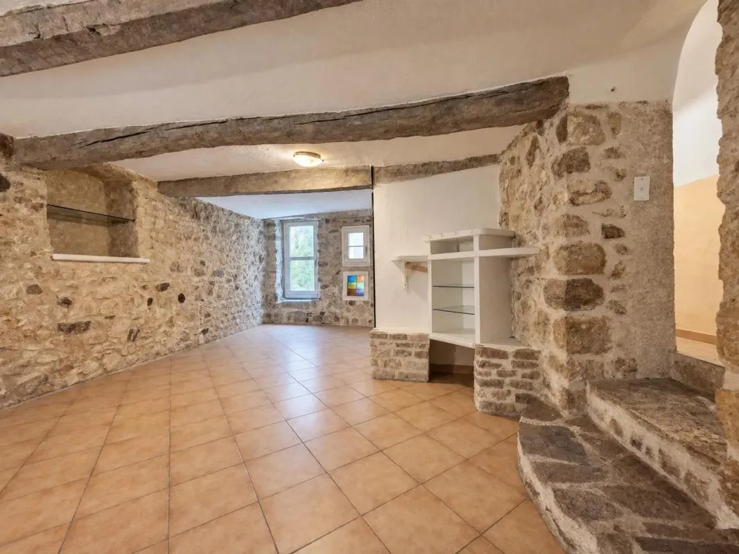 Gilette//Maison de village//100 M²//4 Pièces