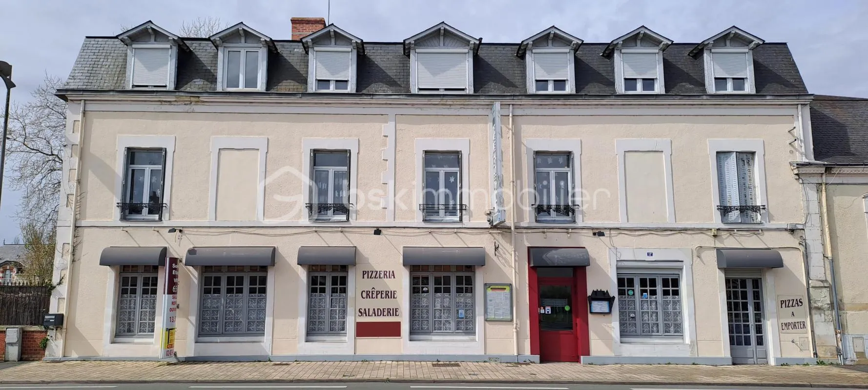 Local d'activité de 650 m2 à Le Lude