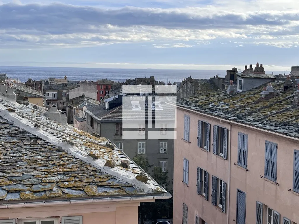 BASTIA CENTRE VILLE T2 MANSARDÉ