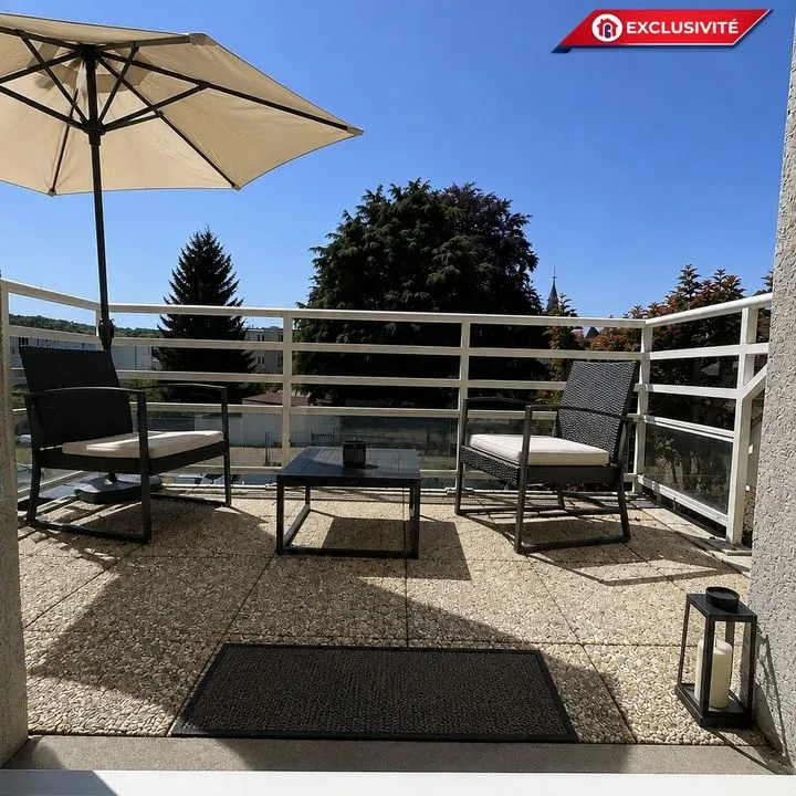 Appartement 2 pièces avec balcon, piscine et 2 stationnements