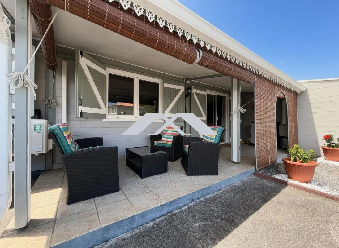 Jolie maison F4 de plain-pied centre ville Saint Joseph