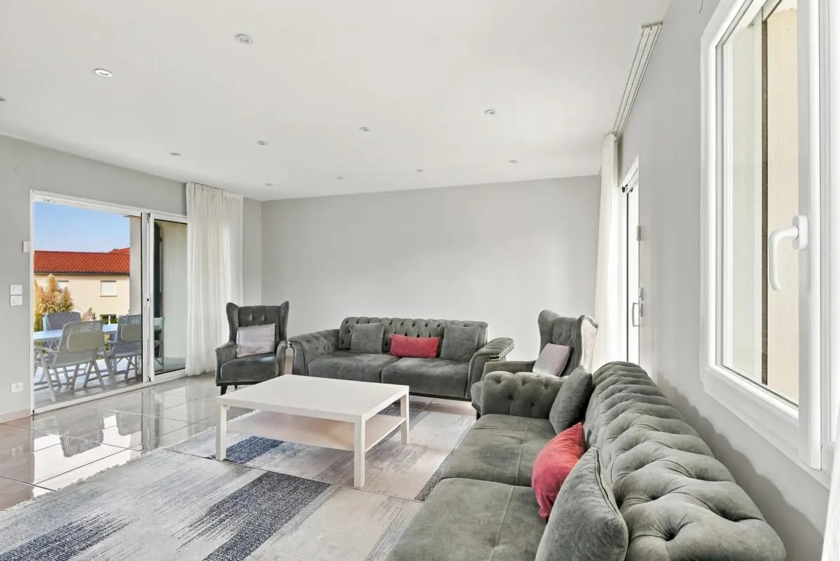 PONT-ÉVÊQUE (38) | Maison contemporaine de 138 m² avec 4 chambres, garage double et terrain piscinable