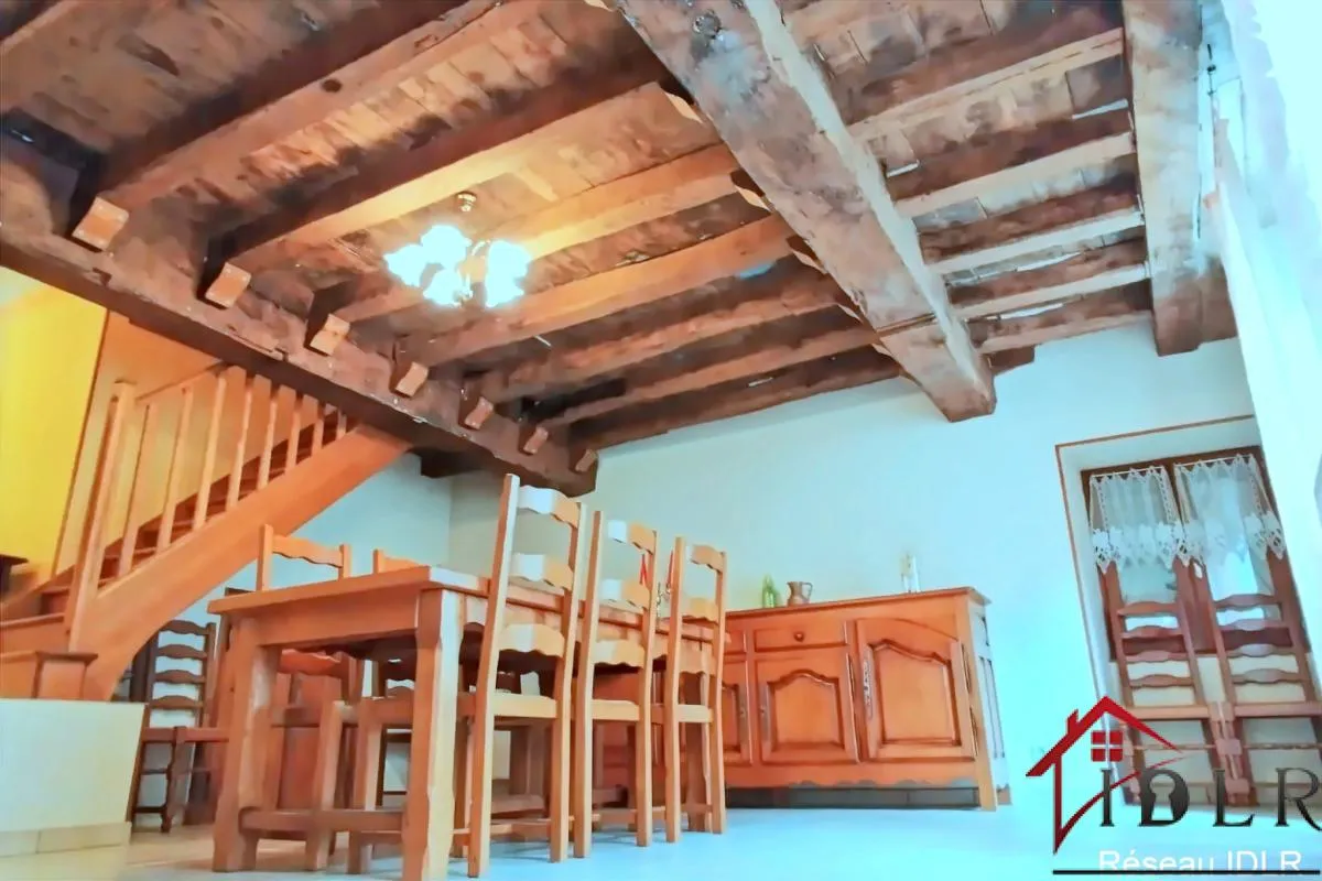 Belle maison avec grange, cinq pièces, 116 mètres carrés hab