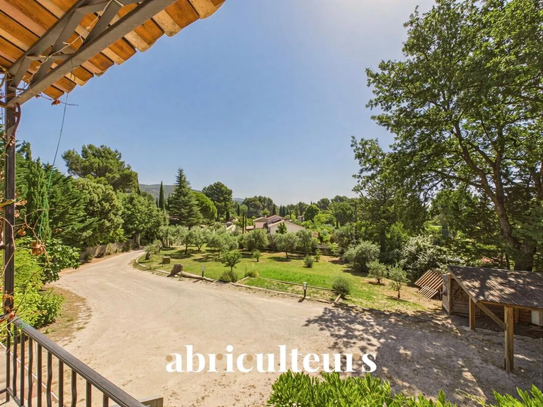 Villa composée de deux logements indépendants – Lauris, Luberon