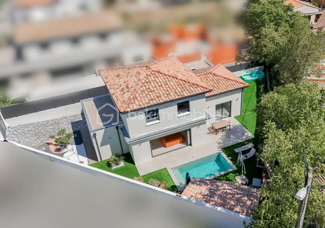 VILLA CONTEMPORAINE T5 DE 131 M² AVEC PISCINE ET GARAGE À CLERMONT-L’HÉRAULT