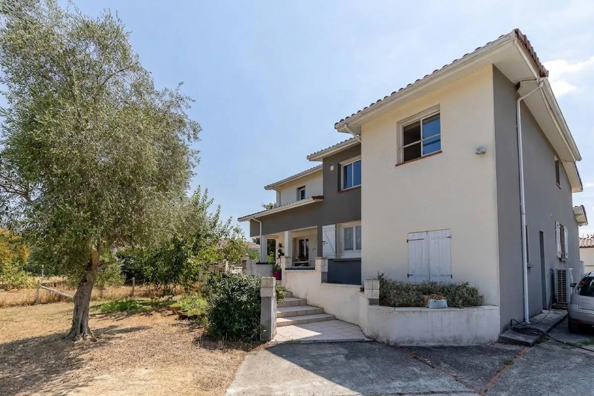 Maison T6 200 m² à Plaisance-du-Touch avec jardin et terrasses