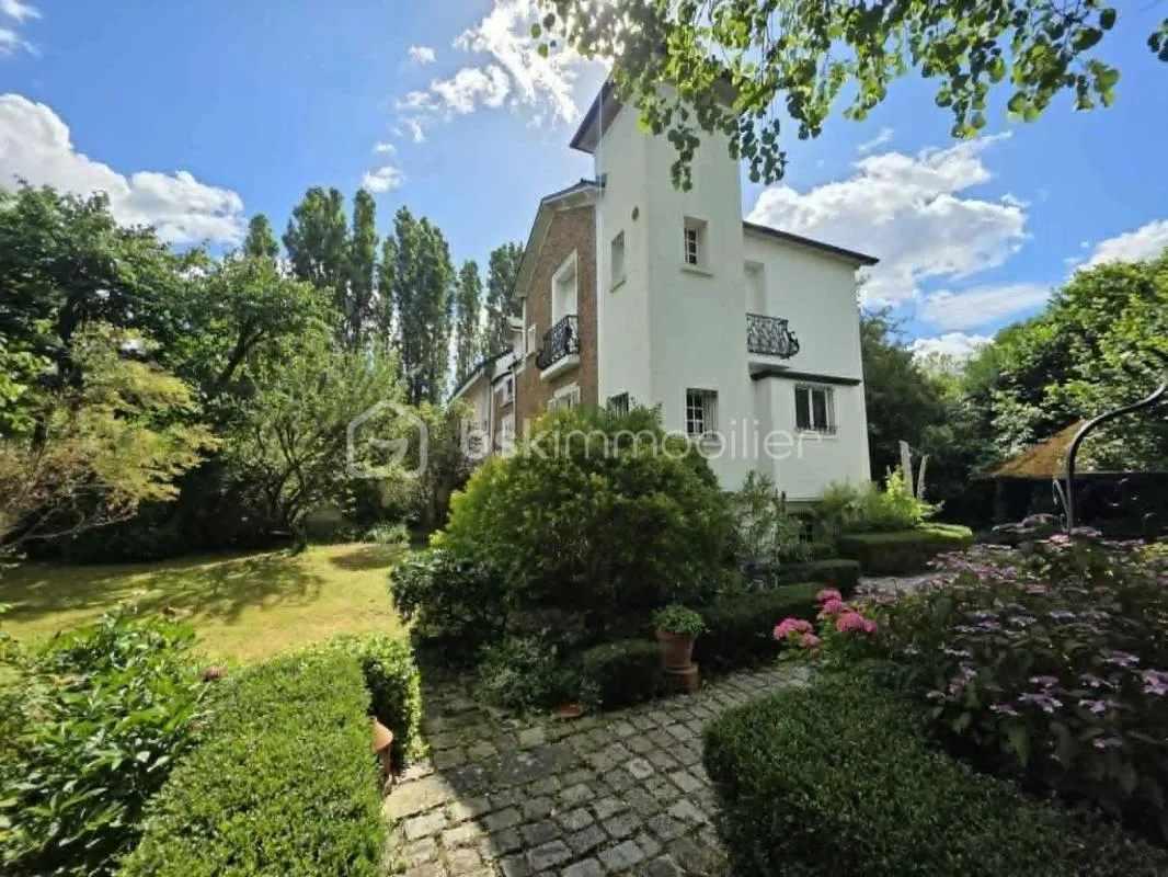 Maison de caractère - Garage de 44m² - Bord de marne