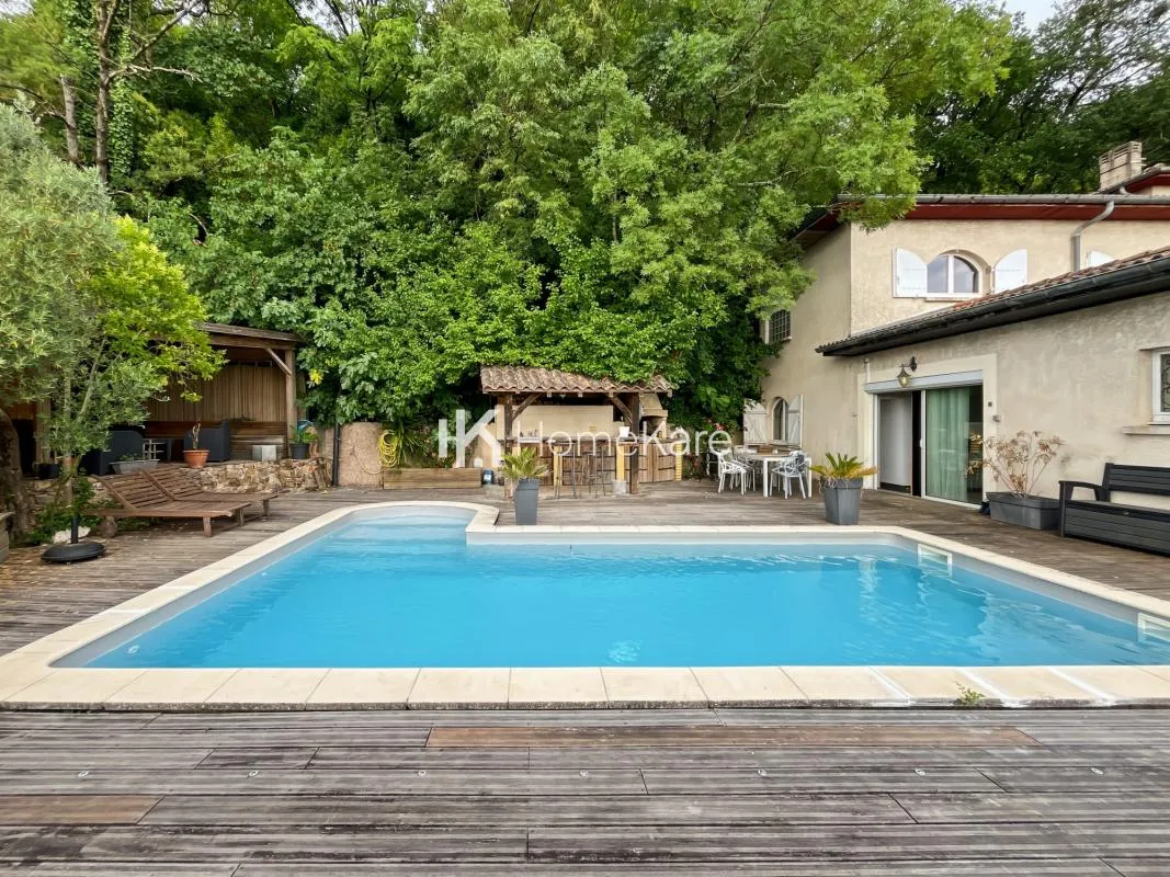 APPARTEMENT AVEC PISCINE PRIVATIVE