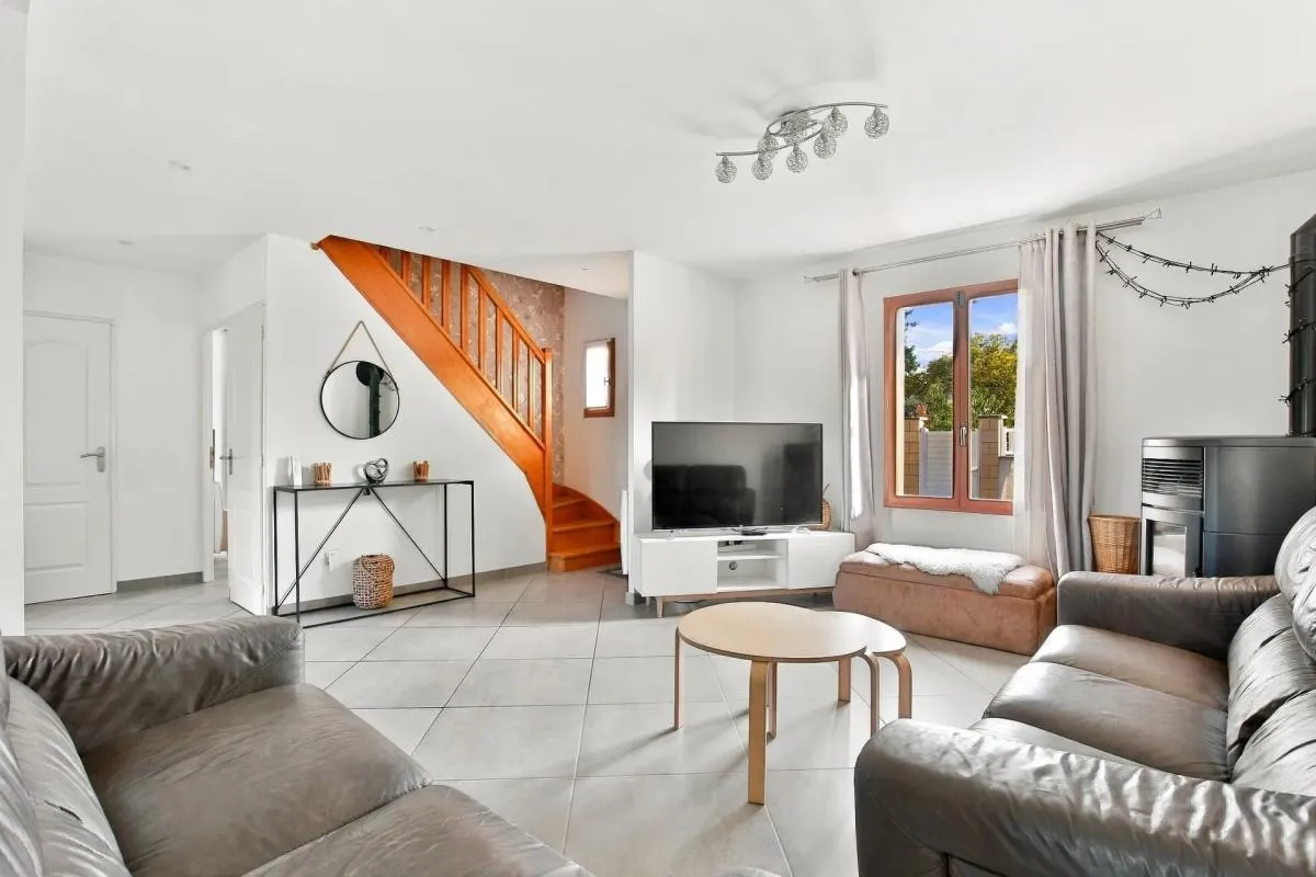 Maison de 6 pièces de 128 m² à Éragny
