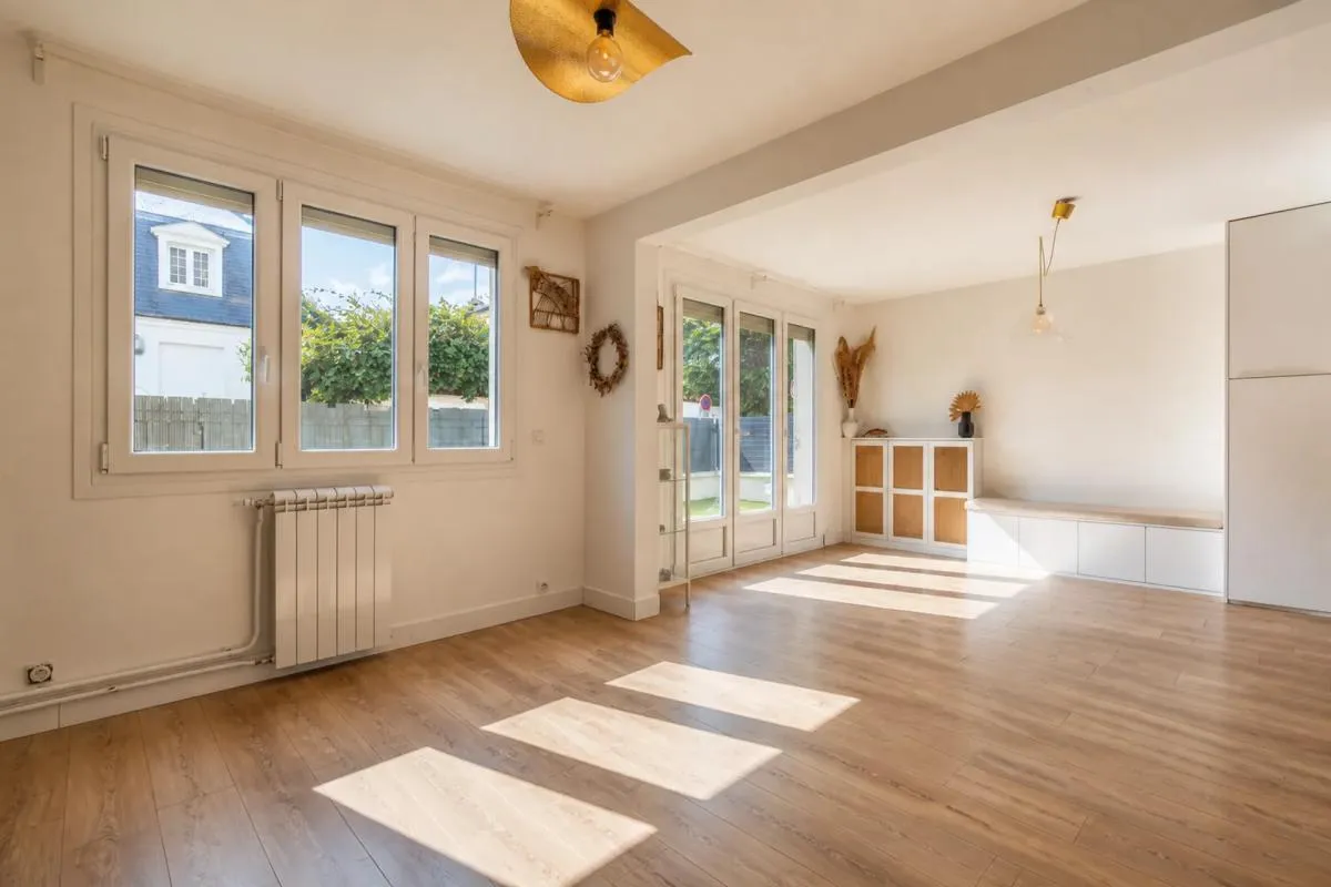 Appartement T3 / 2 chambres / Box et Caves
