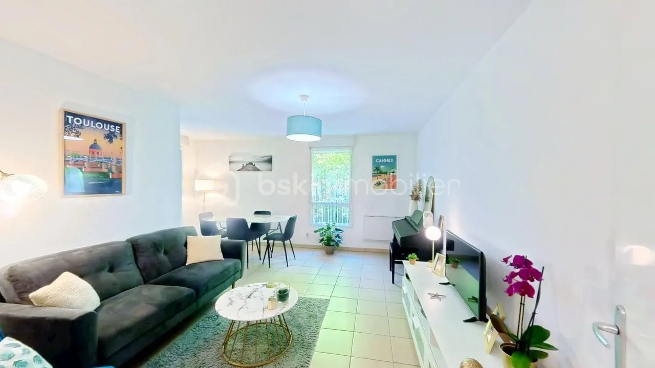 Bel appartement T3 lumineux avec terrasse, piscine et stationnements sécurisés - Grenade (31330)