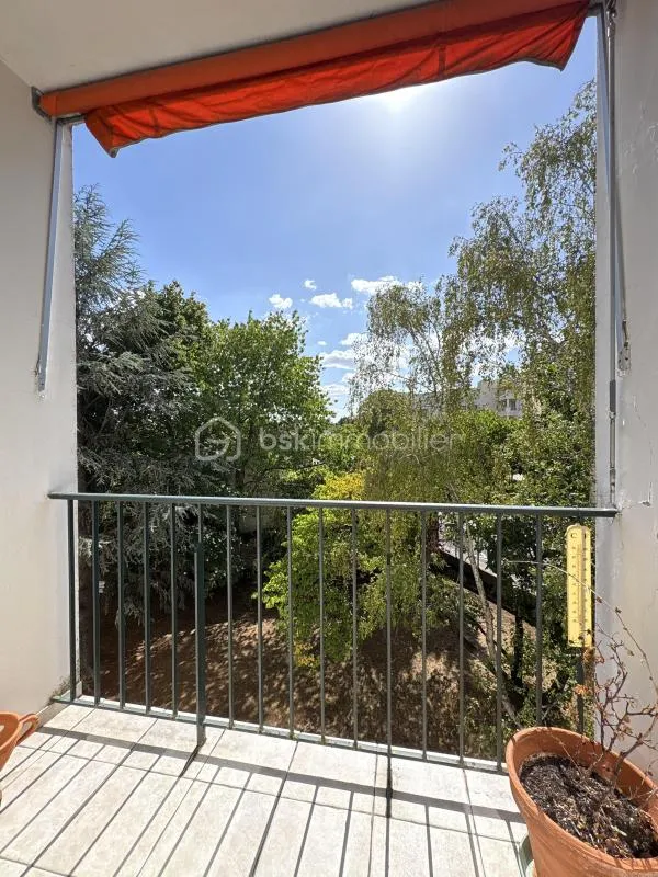 Appartement 70 m² – 3 chambres – Balcon – Parking en box – Cave – Résidence sécurisée