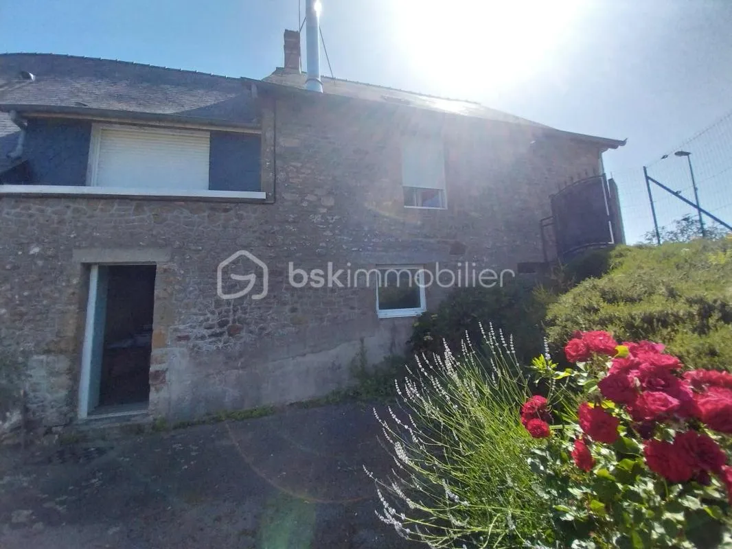 Maison de village de 112 m² - À 2 minutes de Gorron - 40mn de Laval - 1H00 du Mont Saint Michel