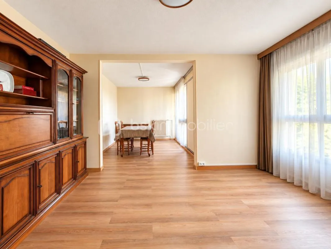 Bel appartement 4 pièces lumineux rénové - 79 m ² - 2 places de parkings