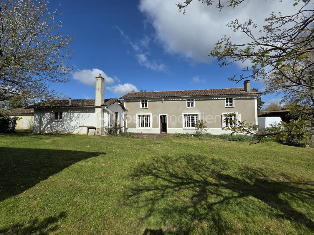 Ensemble immobilier à fort potentiel – calme, verdure et multiples dépendances