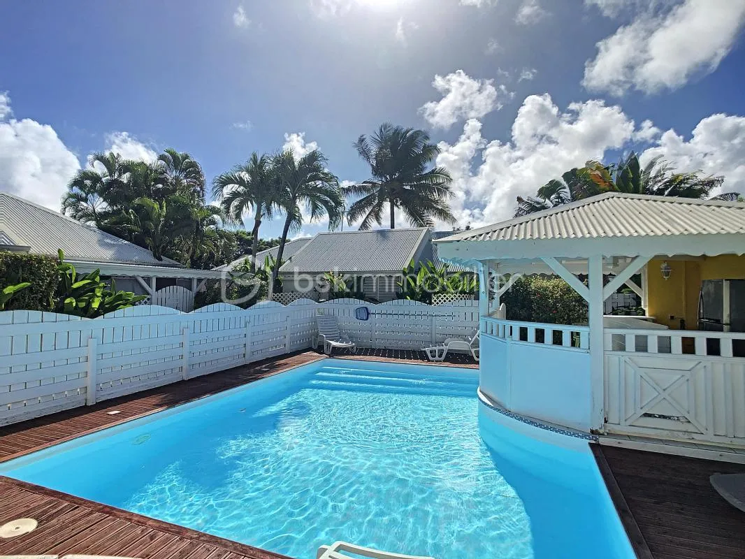 Bungalow 2 chambres petite copropriété avec piscine