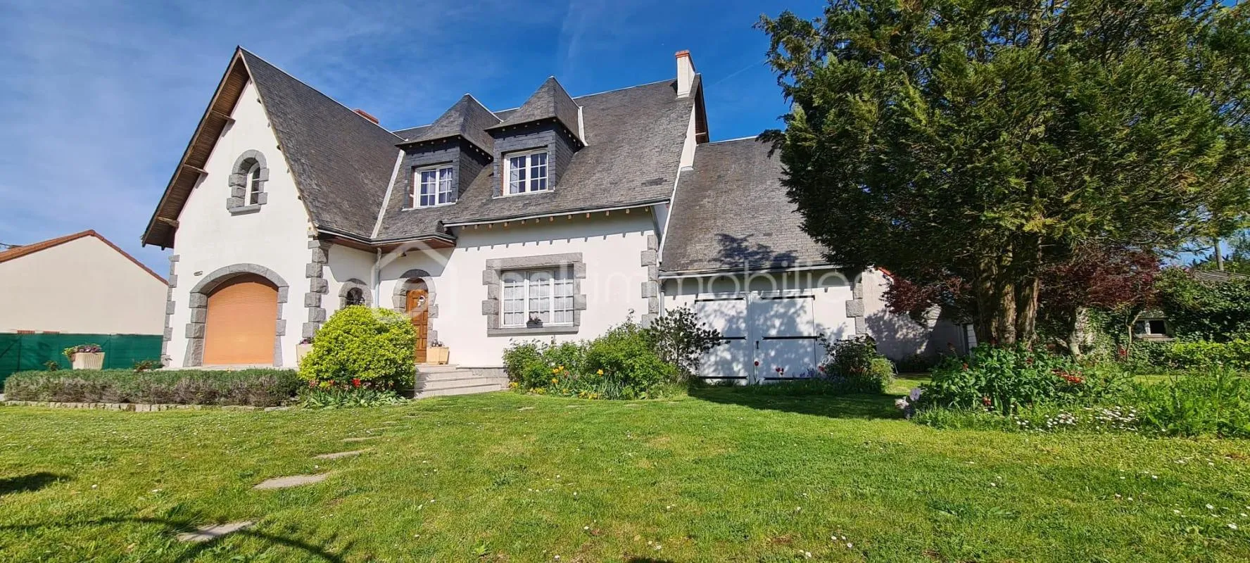 Grande Maison familiale proche gare et commerce à Orléans