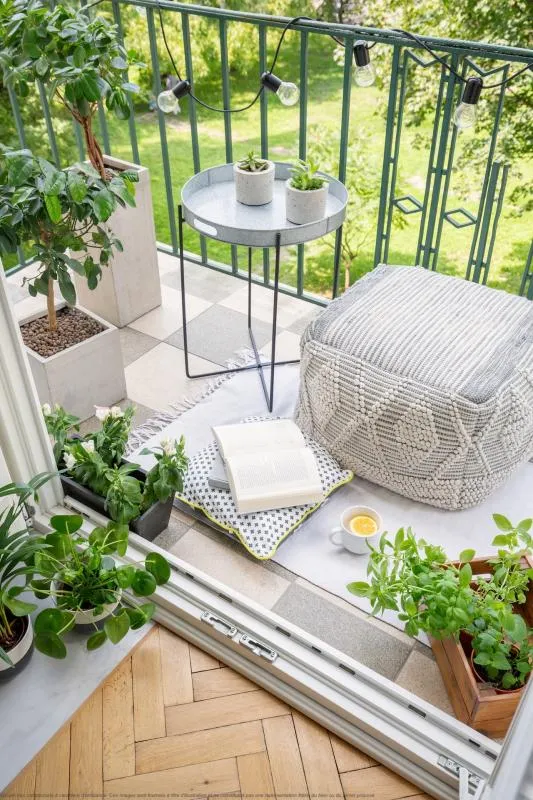 Charmant T2 proche RER A avec belle terrasse et une place de parking !