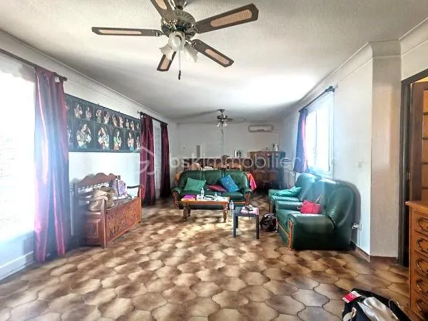 *** MILHAUD – Maison 157 m² – 2 logements indépendants – Garage – Terrain 560 m² – Revenus locatifs ***