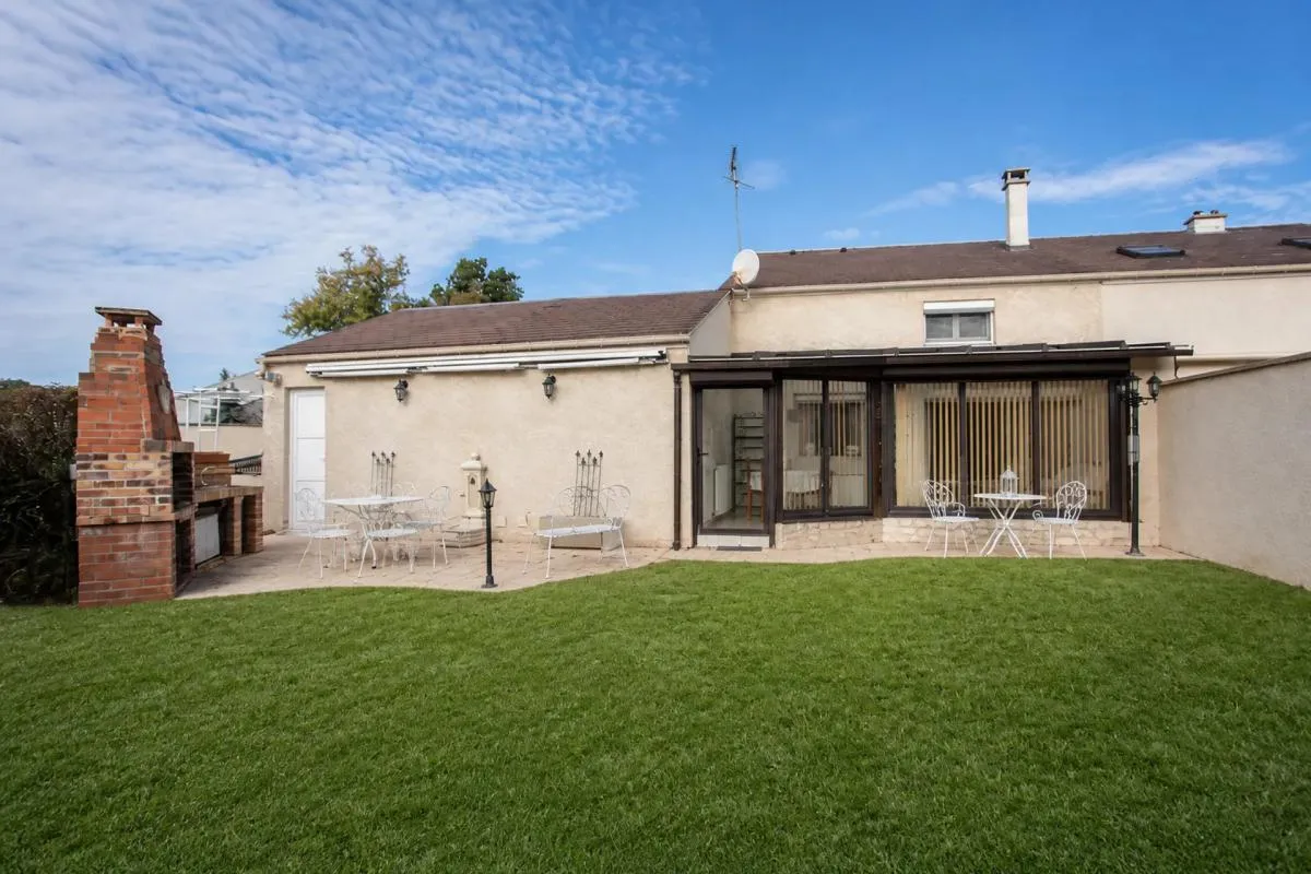 Maison de 3 pièces de 120 m² à Saint-Pierre-lès-Nemours