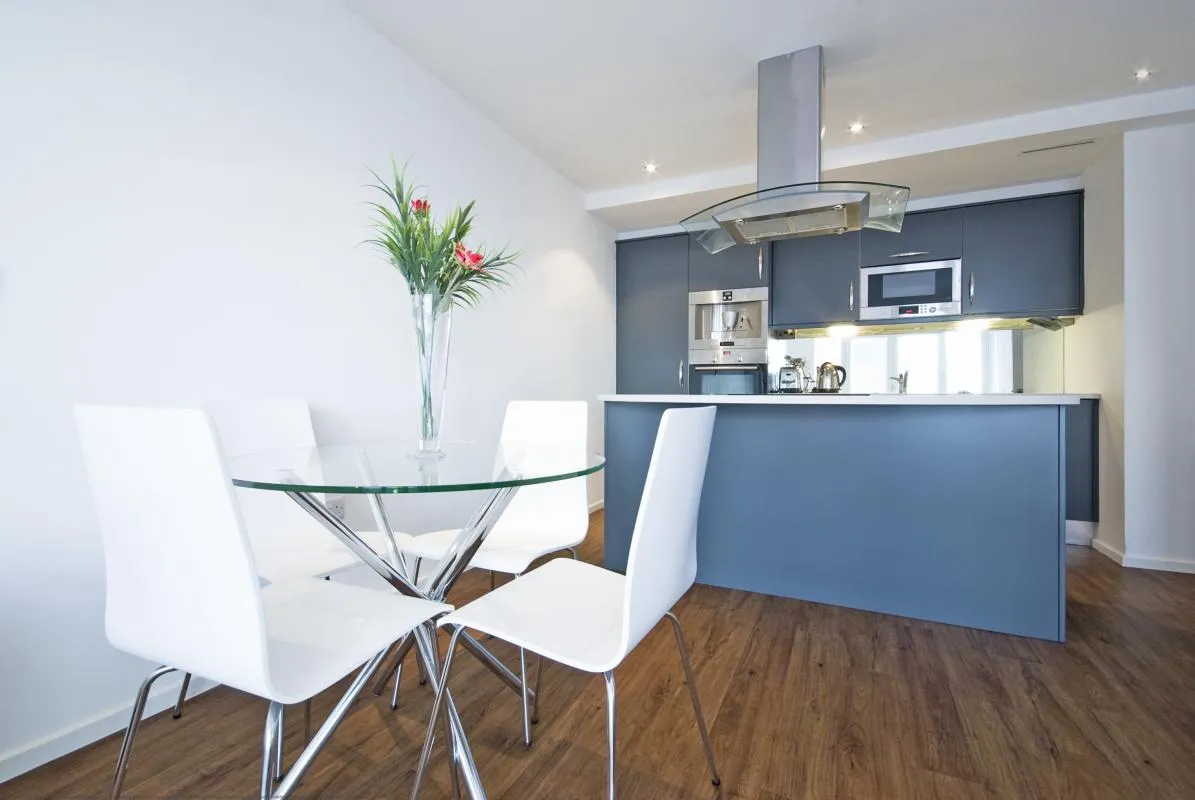 Charmant 2 pièces proche transports avec agencement optimisé et jolie balcon !