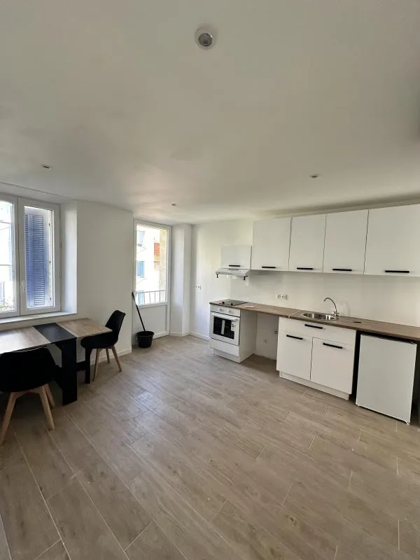 TOULON – Charmant T2 entièrement rénové et climatisé – Idéal investissement ou premier achat
