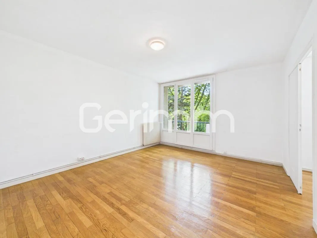 Vente - Appartement - 2 pièces + cuisine - 45 m² - 99 500 € -