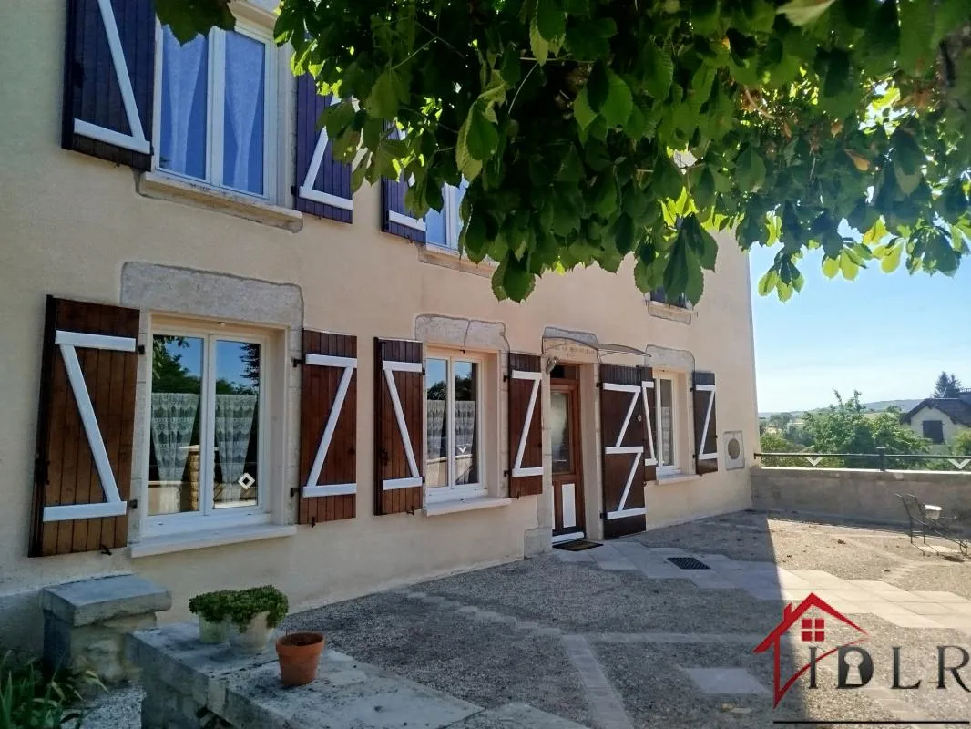 MAISON EN PIERRE NON MITOYENNE 220 M2 - 5 CHAMBRES - TERRAIN