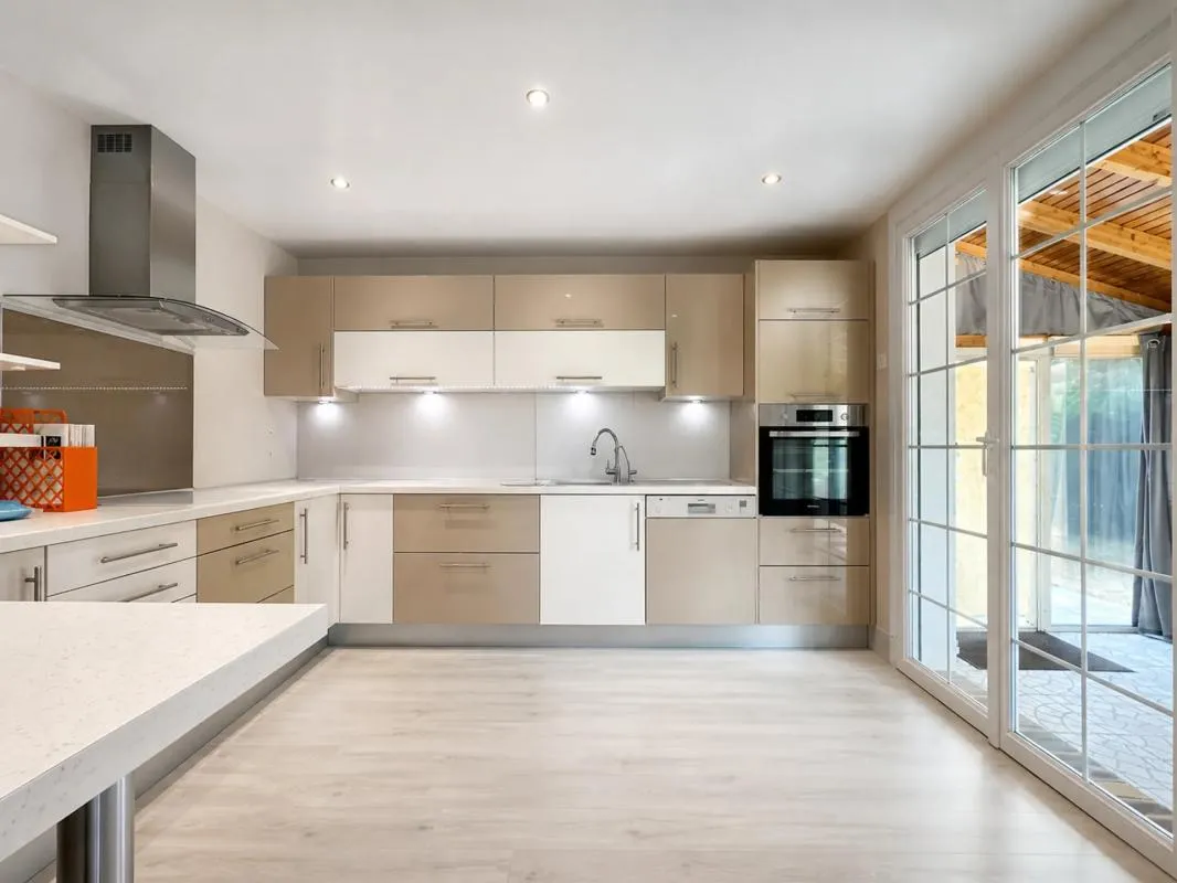 Maison de 8 pièces de 187 m² à Serris Bourg