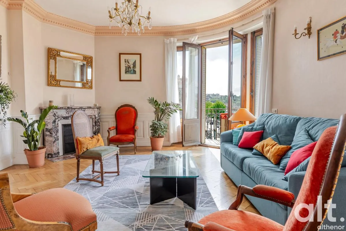 Appartement bourgeois à Annecy — 6 pièces et 4 balcons