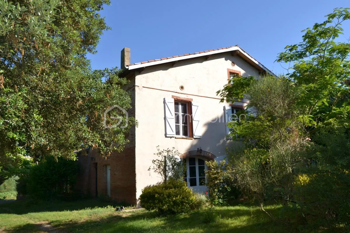 Maison de caractère avec parc