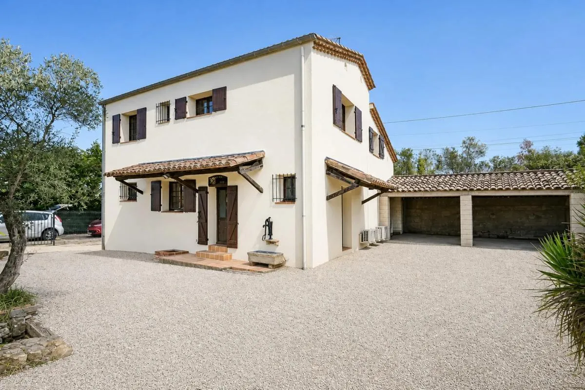 Maison de 5 pièces de 131 m² située à Alès